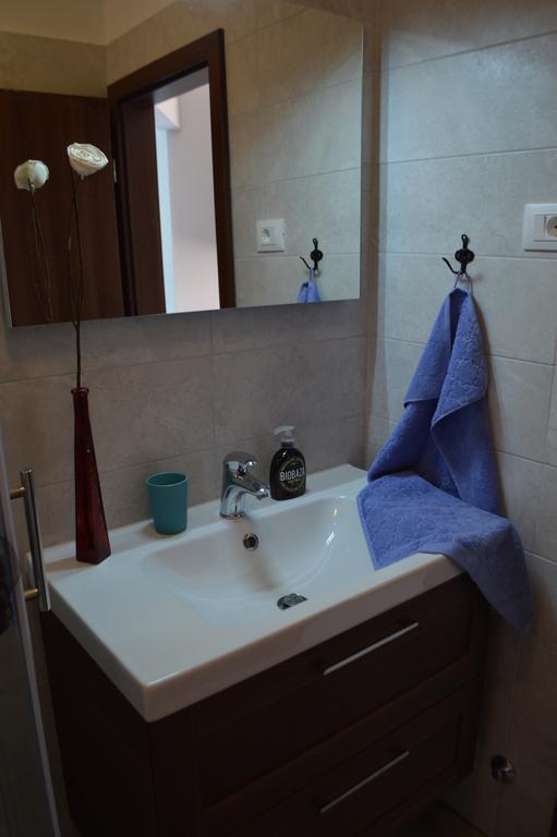 Apartment Bozac روفينج المظهر الخارجي الصورة